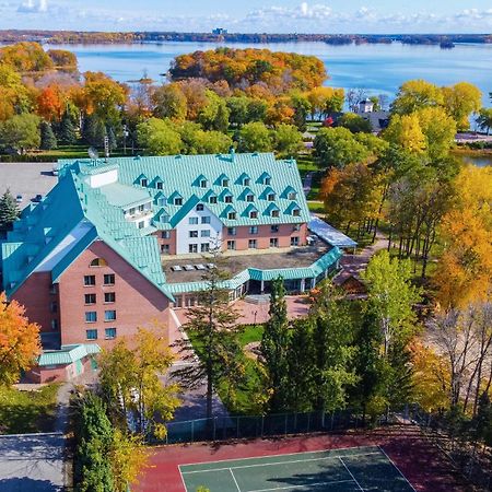 Chateau Vaudreuil Exterior foto Aerial view of the hotel