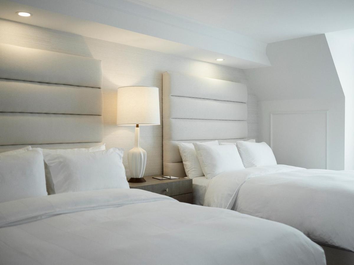 Chateau Vaudreuil Exterior foto A room at the Hotel Commonwealth