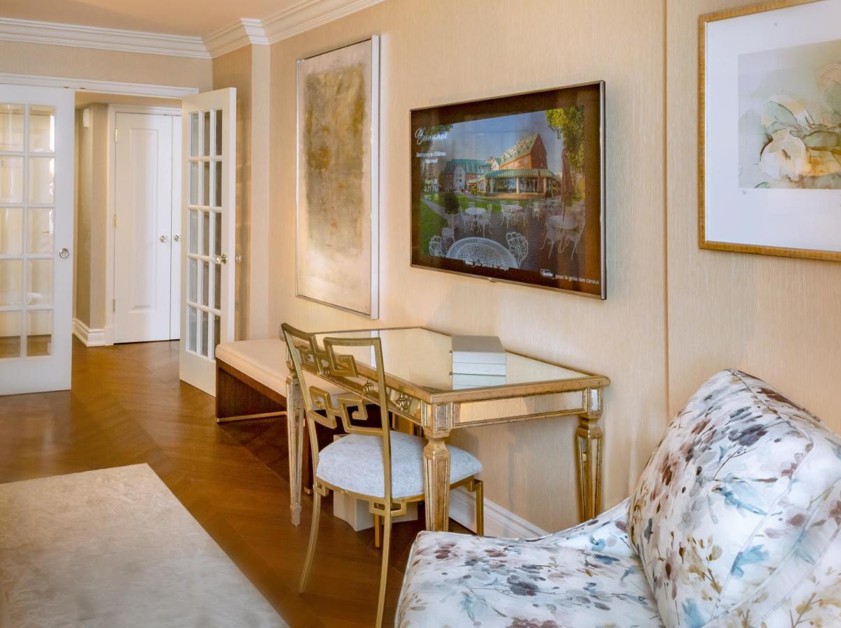 Chateau Vaudreuil Exterior foto A suite at the Waldorf Astoria Chicago