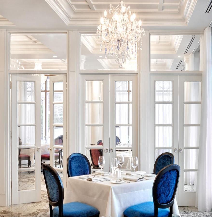 Chateau Vaudreuil Exterior foto Restaurant