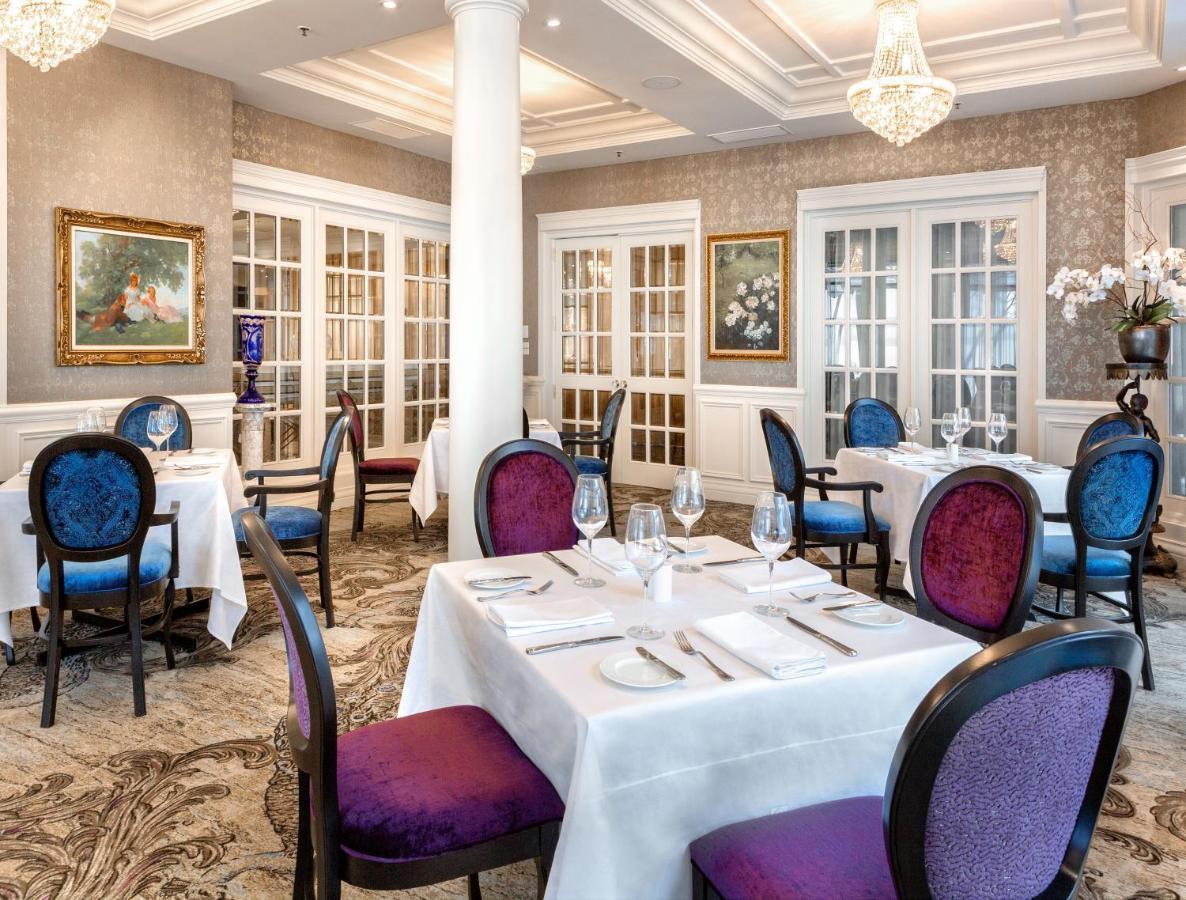 Chateau Vaudreuil Exterior foto The restaurant