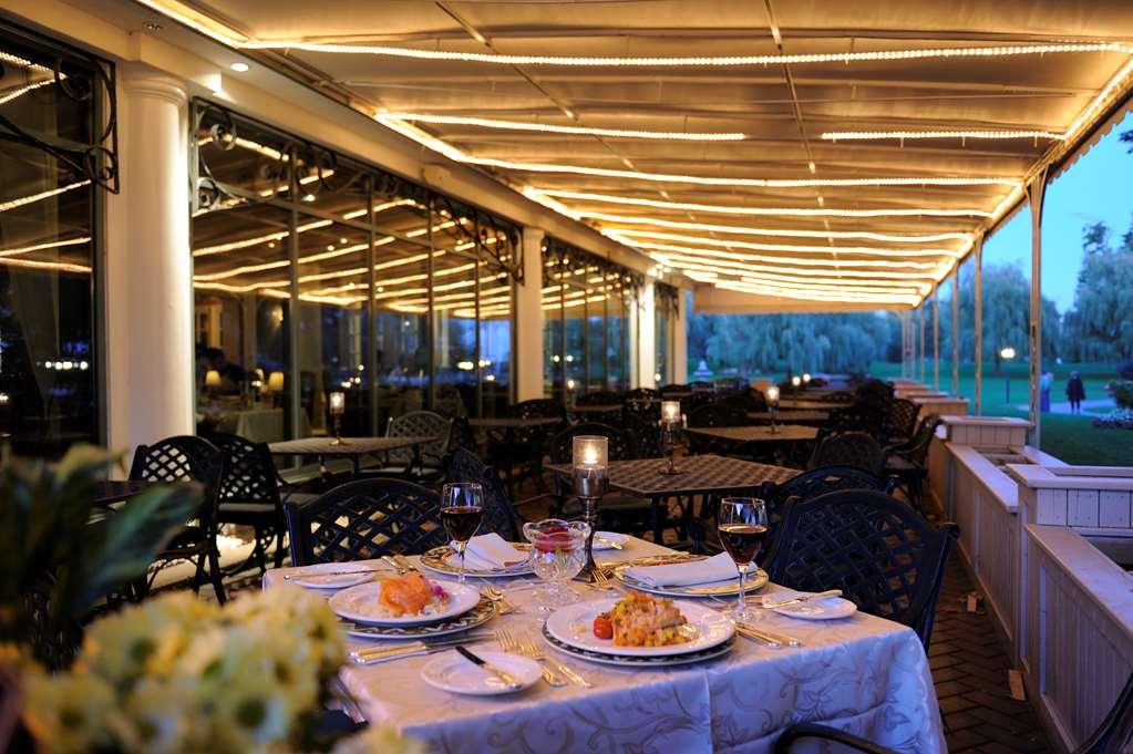 Chateau Vaudreuil Exterior foto The restaurant