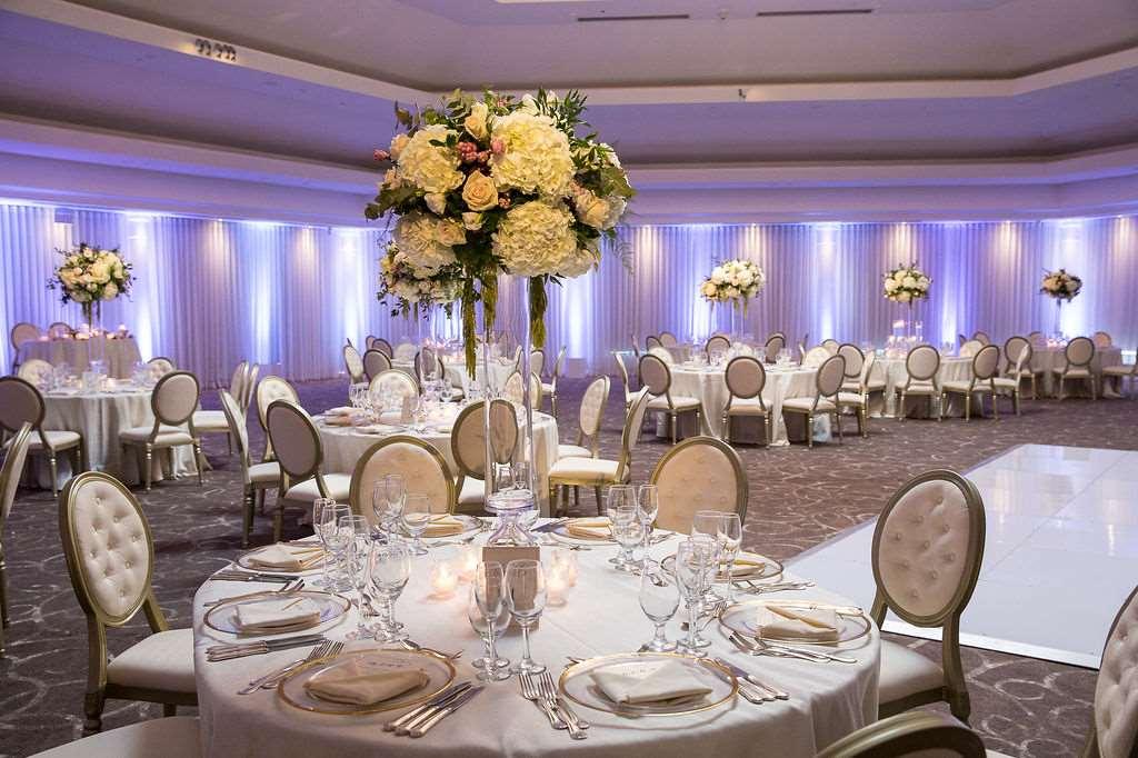 Chateau Vaudreuil Einrichtungen foto The ballroom at The Dorchester