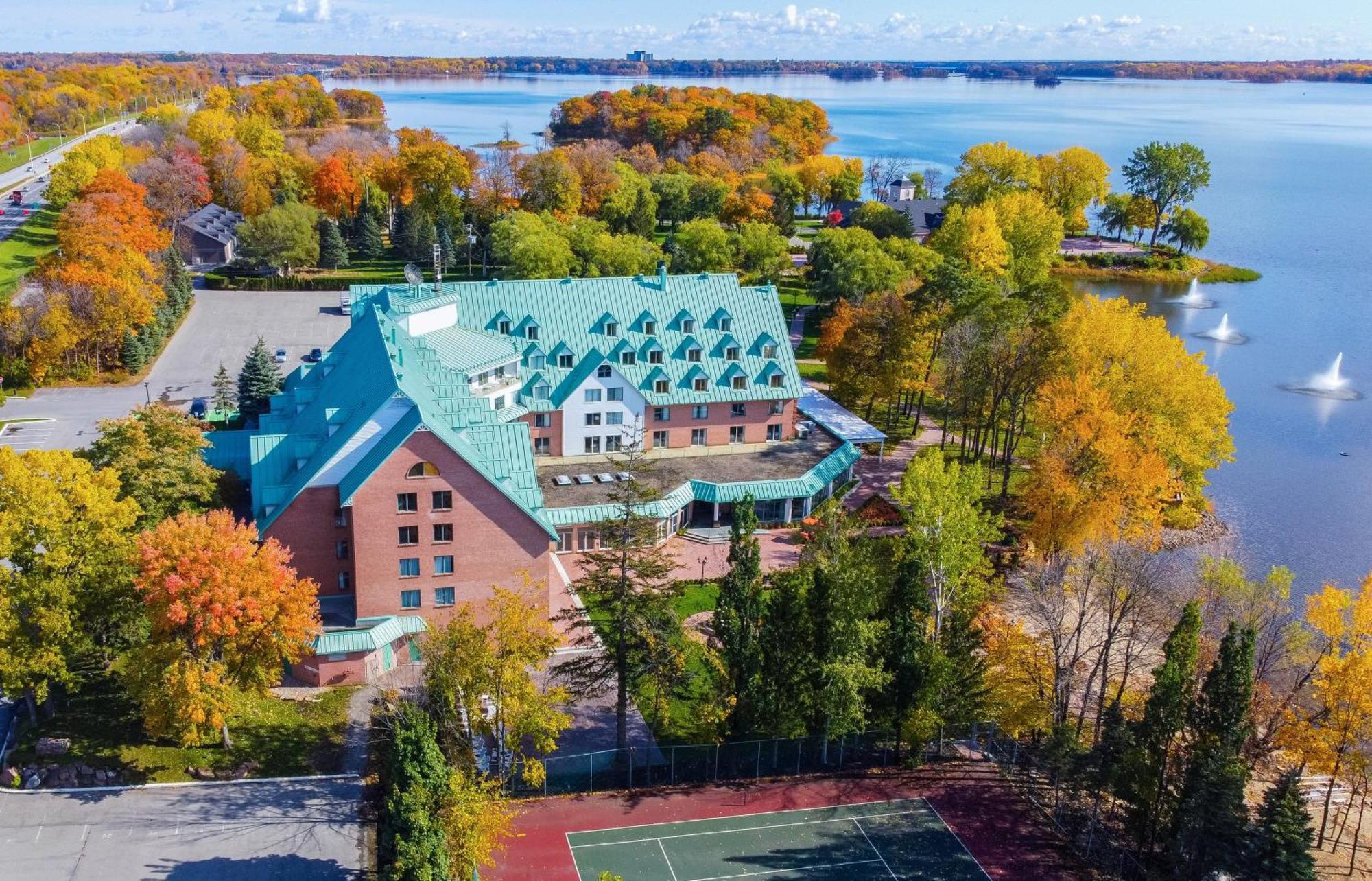 Chateau Vaudreuil Exterior foto Aerial view of the hotel